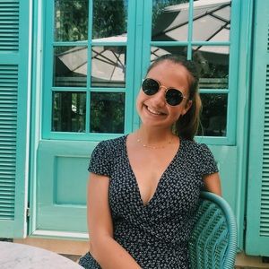 Meet your Posher, Ana